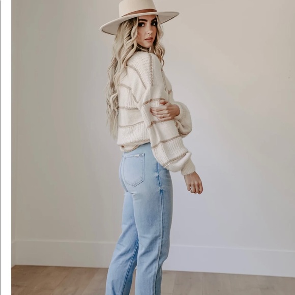 Hi-Rise girlfriend jeans 👖 - Picture 7 of 16